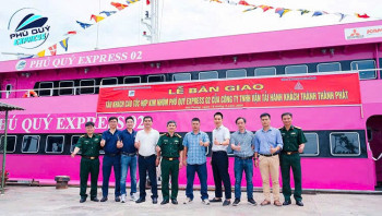 Phú Quý Express 2 - tàu cao tốc 3 thân không say sóng